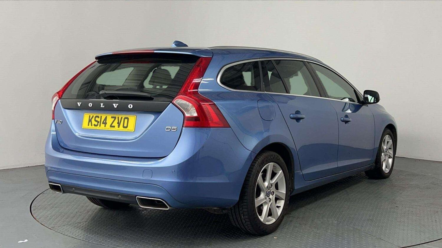 Used Volvo V60 2014 for sale - 76211826: Photo 6