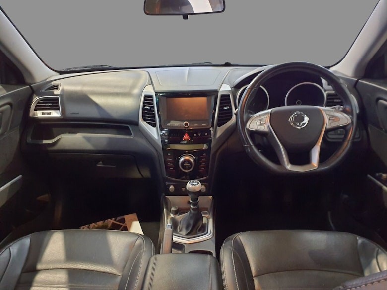 Used Ssangyong Tivoli 2015 for sale - 77400059: Photo 2