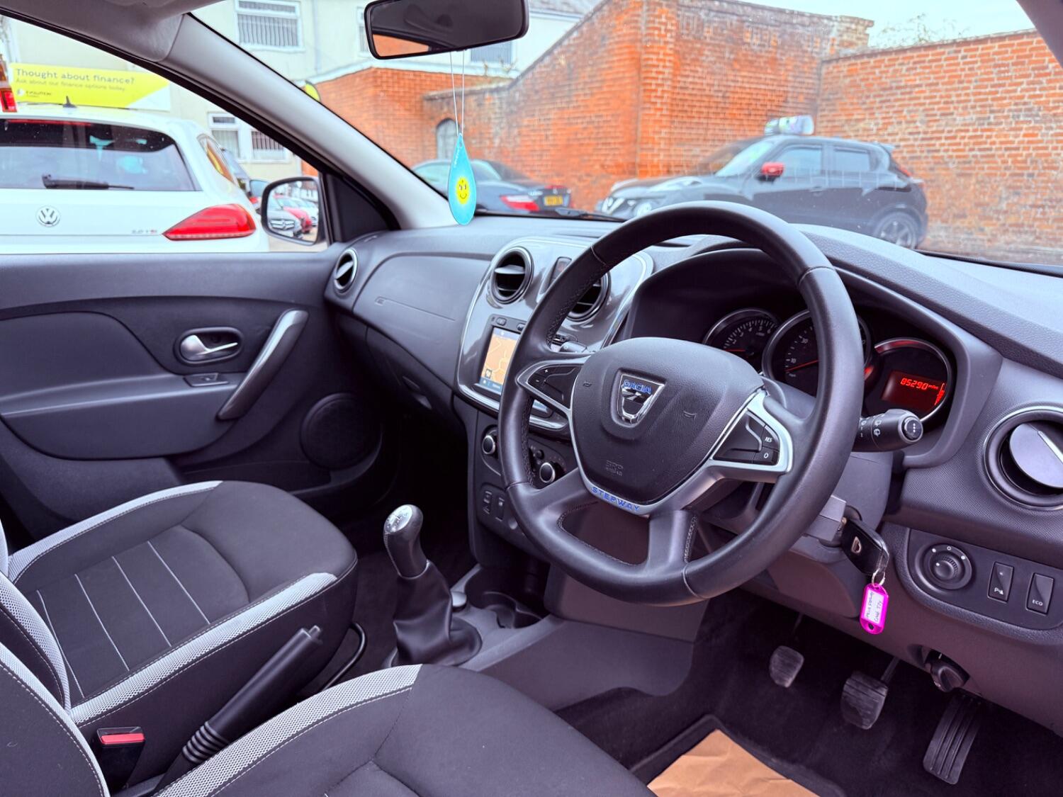Used Dacia Sandero Stepway 2016 for sale - 76317451: Photo 44