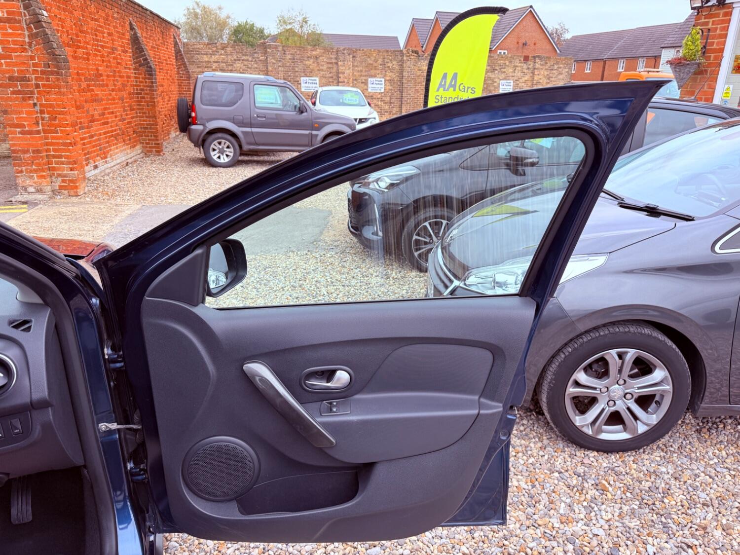 Used Dacia Sandero Stepway 2016 for sale - 76317451: Photo 47