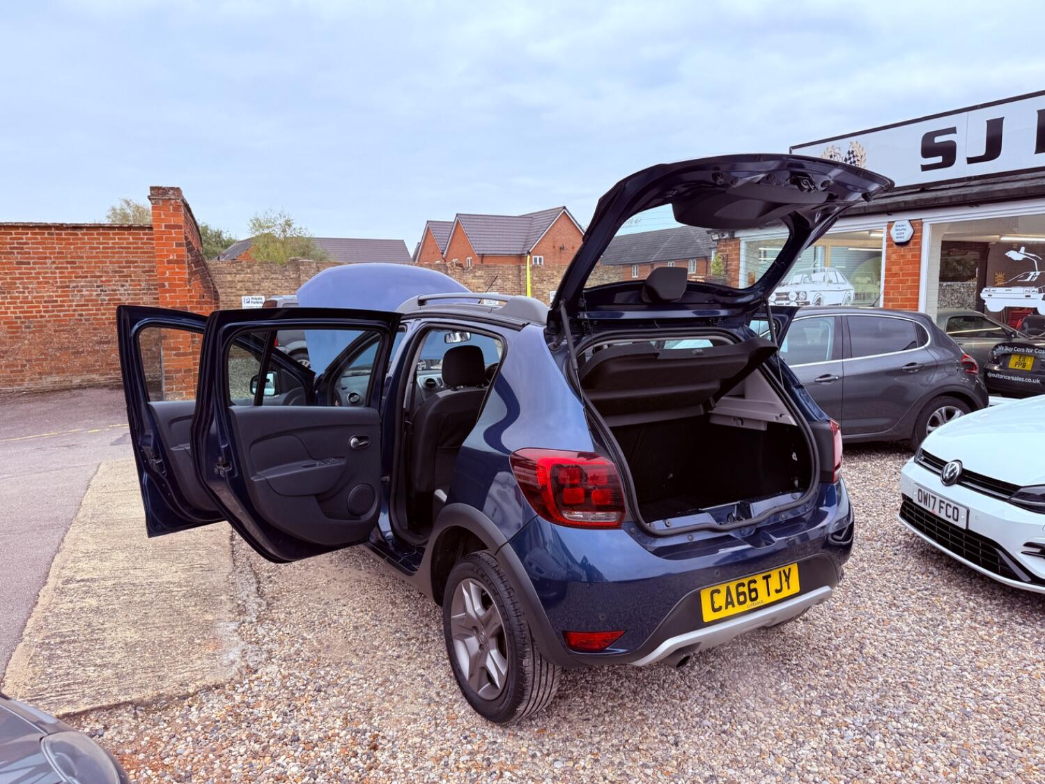Used Dacia Sandero Stepway 2016 for sale - 76317451: Photo 54