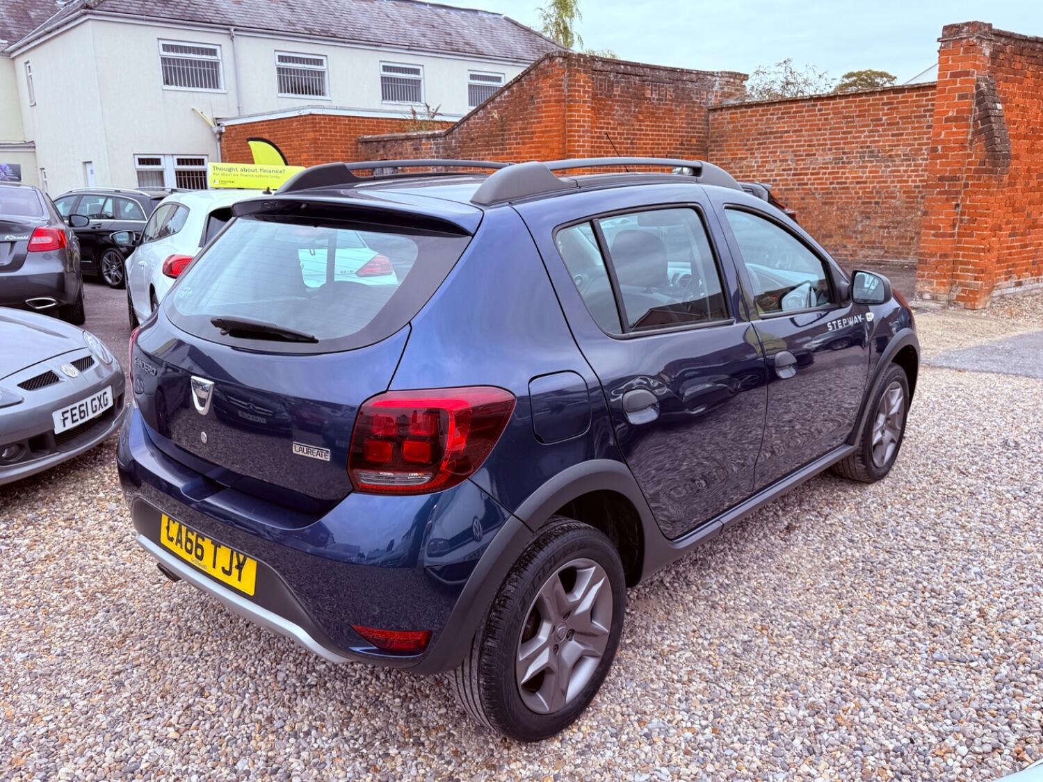 Used Dacia Sandero Stepway 2016 for sale - 76317451: Photo 6