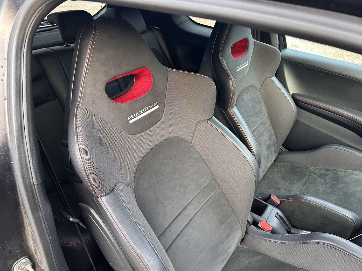 Used Peugeot 208 2017 for sale - 77008106: Photo 2