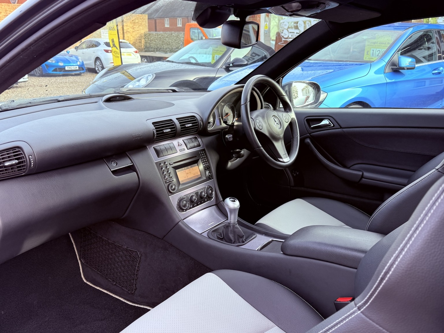 Used Mercedes-Benz CLC Class 2010 for sale - 76605645: Photo 8