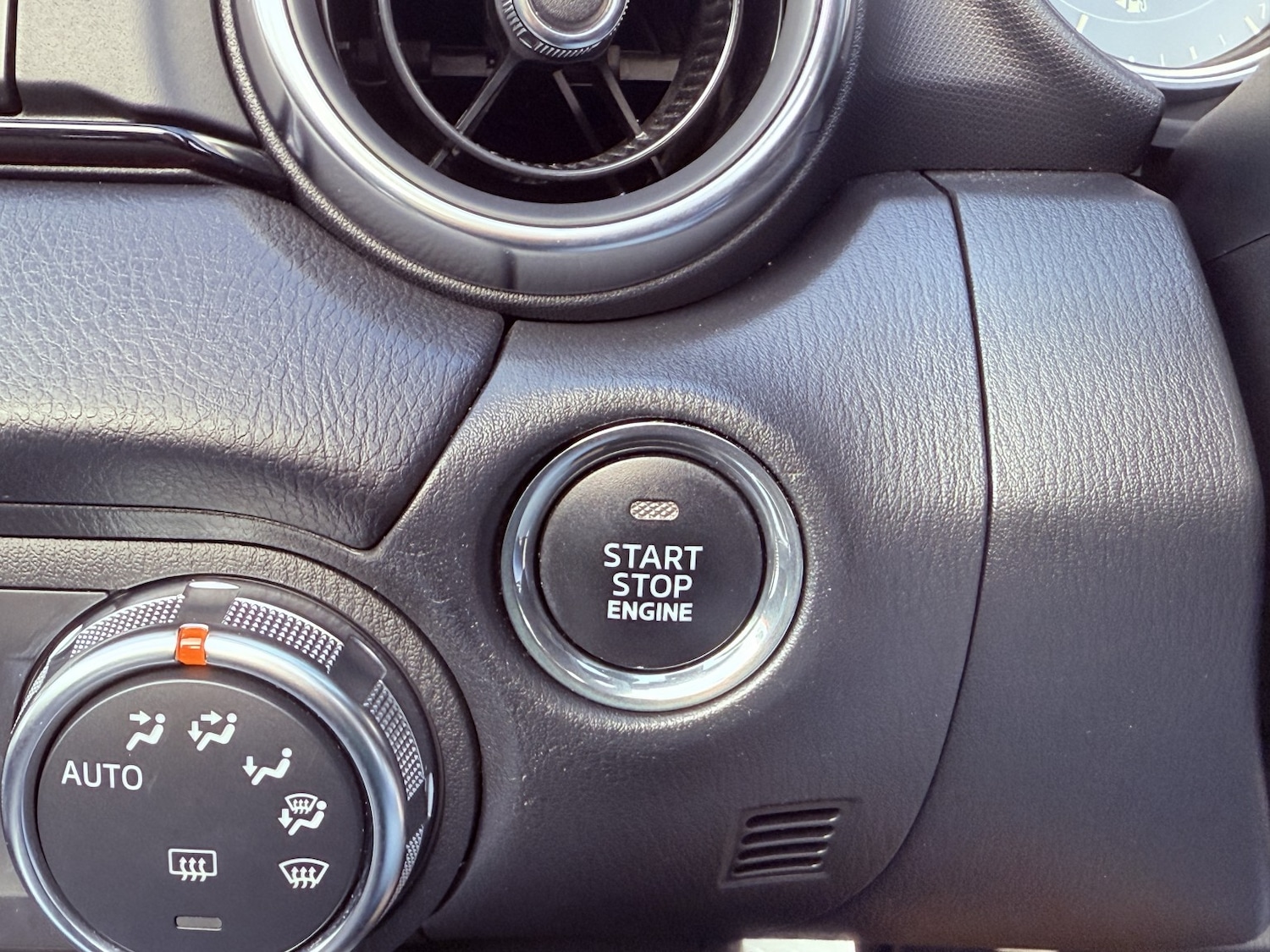 Used Mazda MX-5 2019 for sale - 76347201: Photo 41