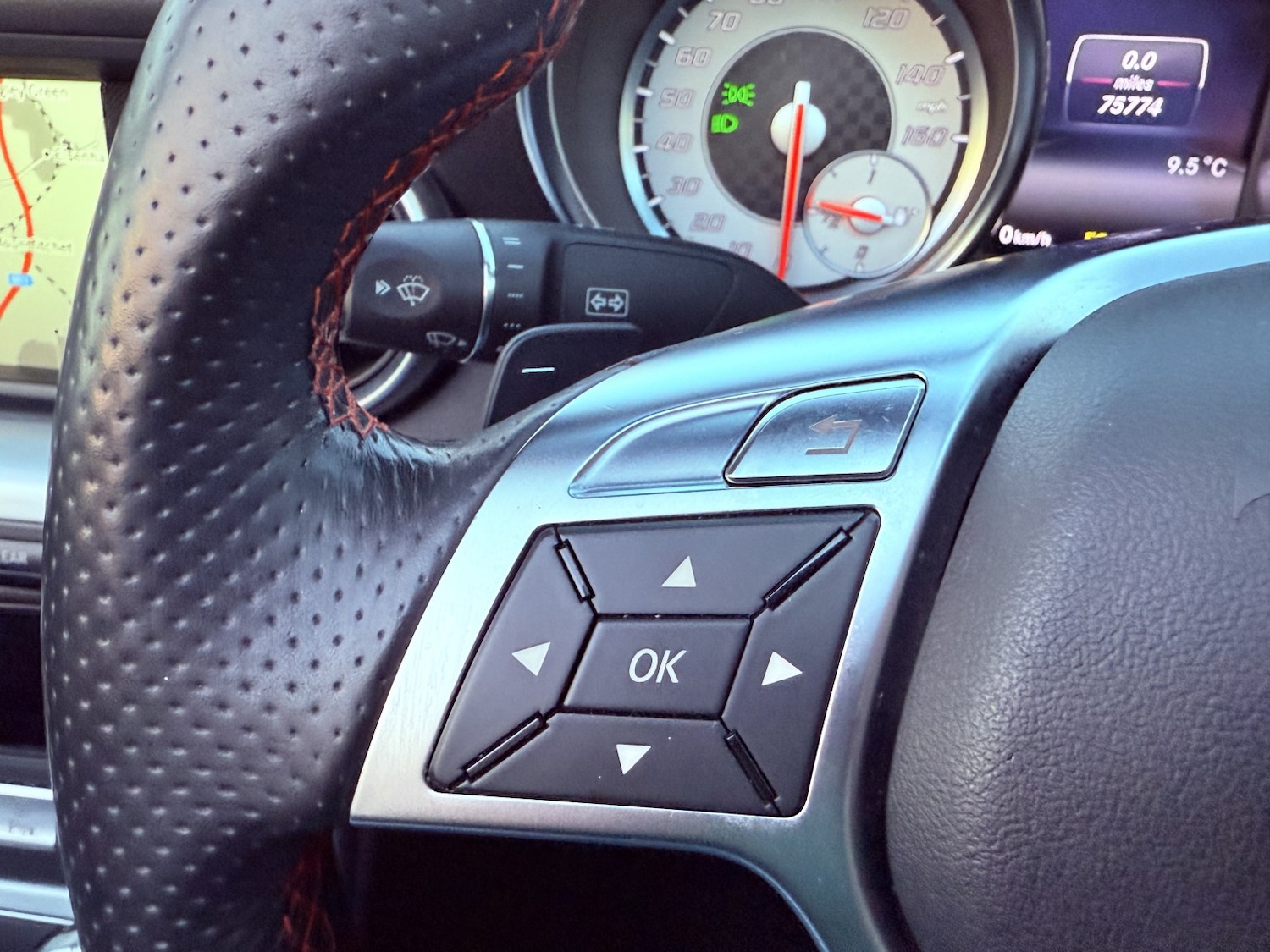 Used Mercedes-Benz SLK 2014 for sale - 76605948: Photo 35