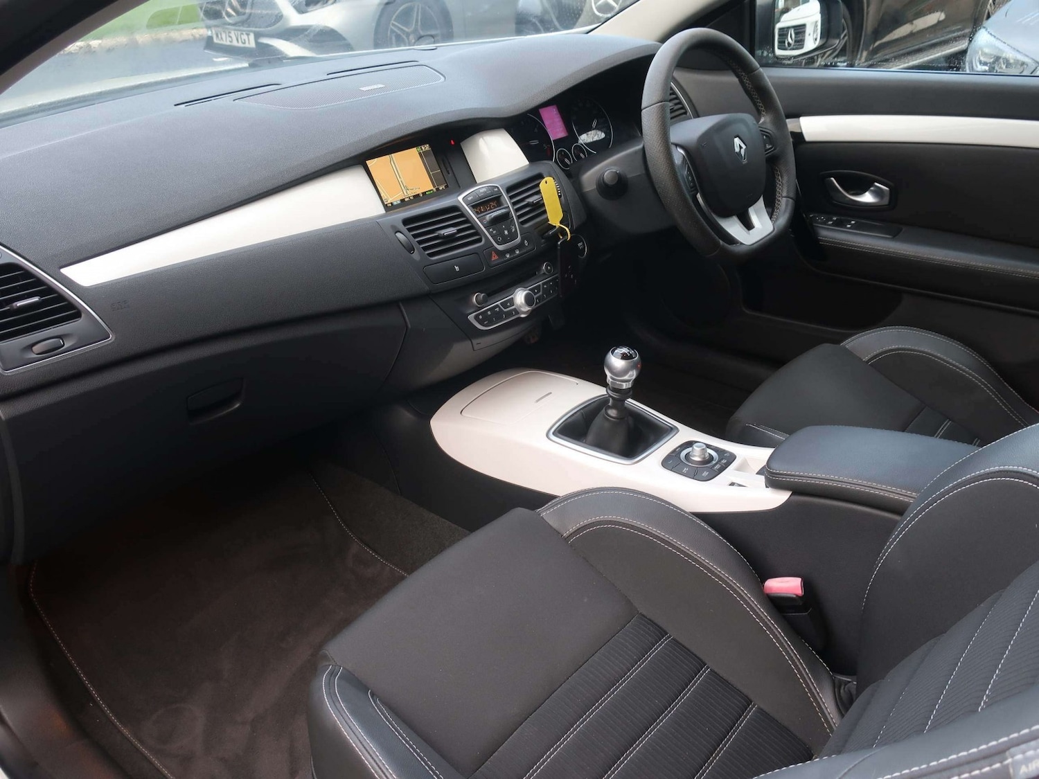 Used Renault Laguna 2011 for sale - 77008120: Photo 2