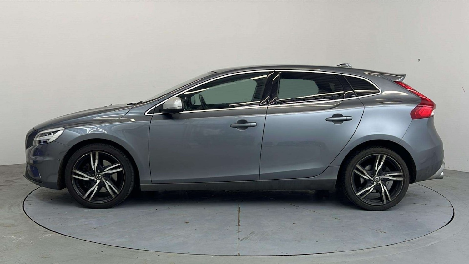 Used Volvo V40 2017 for sale - 77931266: Photo 10