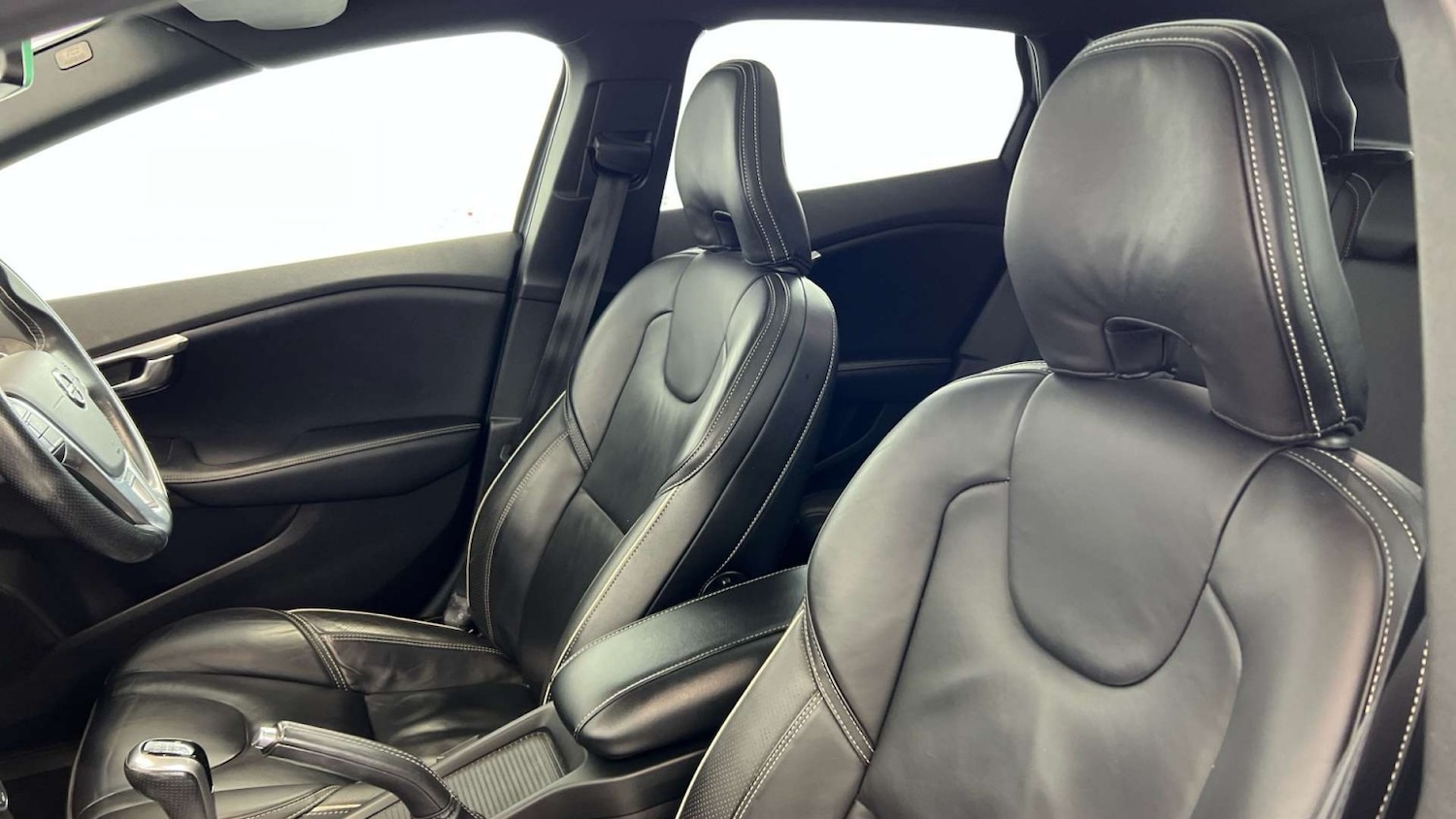 Used Volvo V40 2017 for sale - 77931266: Photo 16