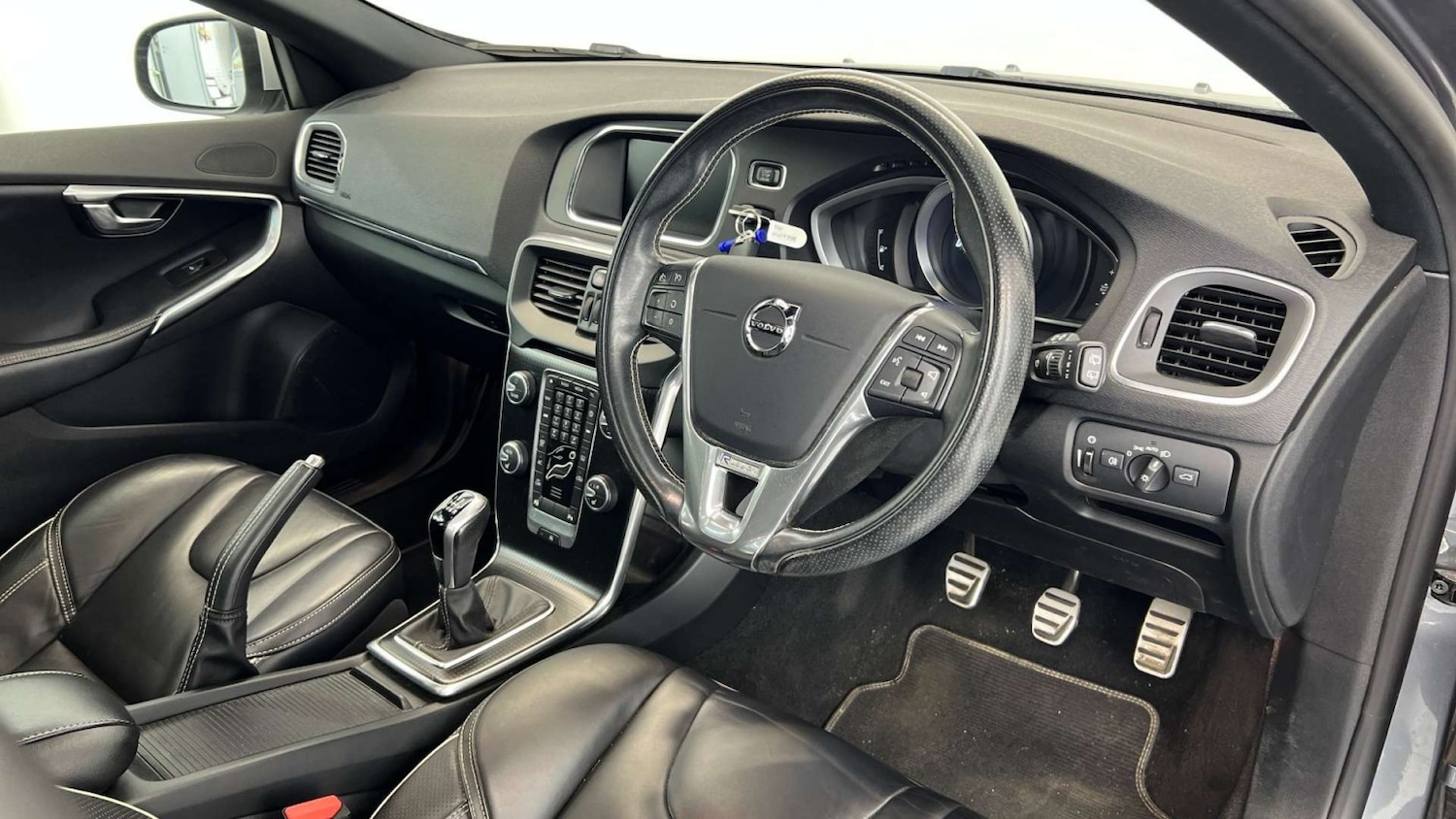 Used Volvo V40 2017 for sale - 77931266: Photo 23