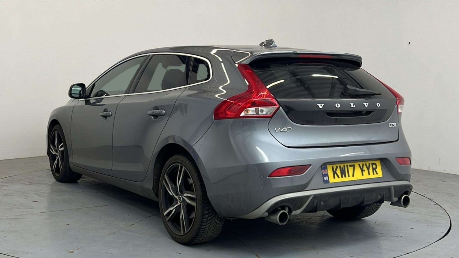 Used Volvo V40 2017 for sale - 77931266: Photo 4