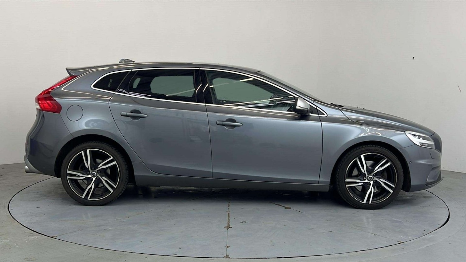 Used Volvo V40 2017 for sale - 77931266: Photo 7