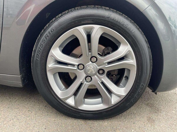 Used Peugeot 208 2015 for sale - 76305642: Photo 12