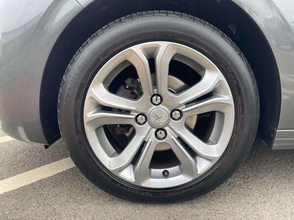 Used Peugeot 208 2015 for sale - 76305642: Photo 13