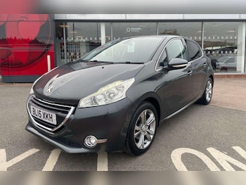 Used Peugeot 208 2015 for sale - 76305642: Photo