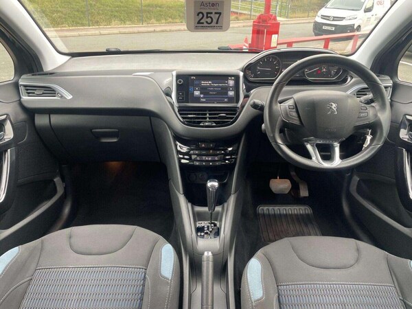 Used Peugeot 208 2015 for sale - 76305642: Photo 2