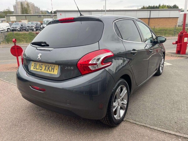 Used Peugeot 208 2015 for sale - 76305642: Photo 6