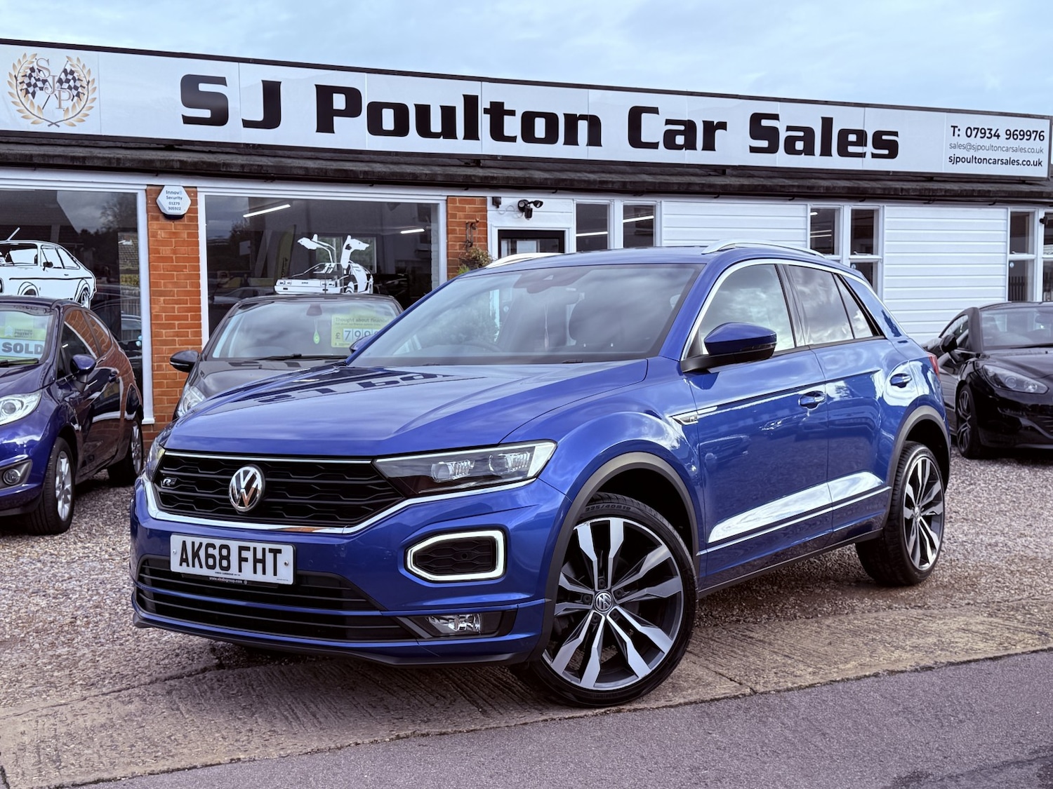 Used Volkswagen T-Roc 2018 for sale - 76358107: Photo 1