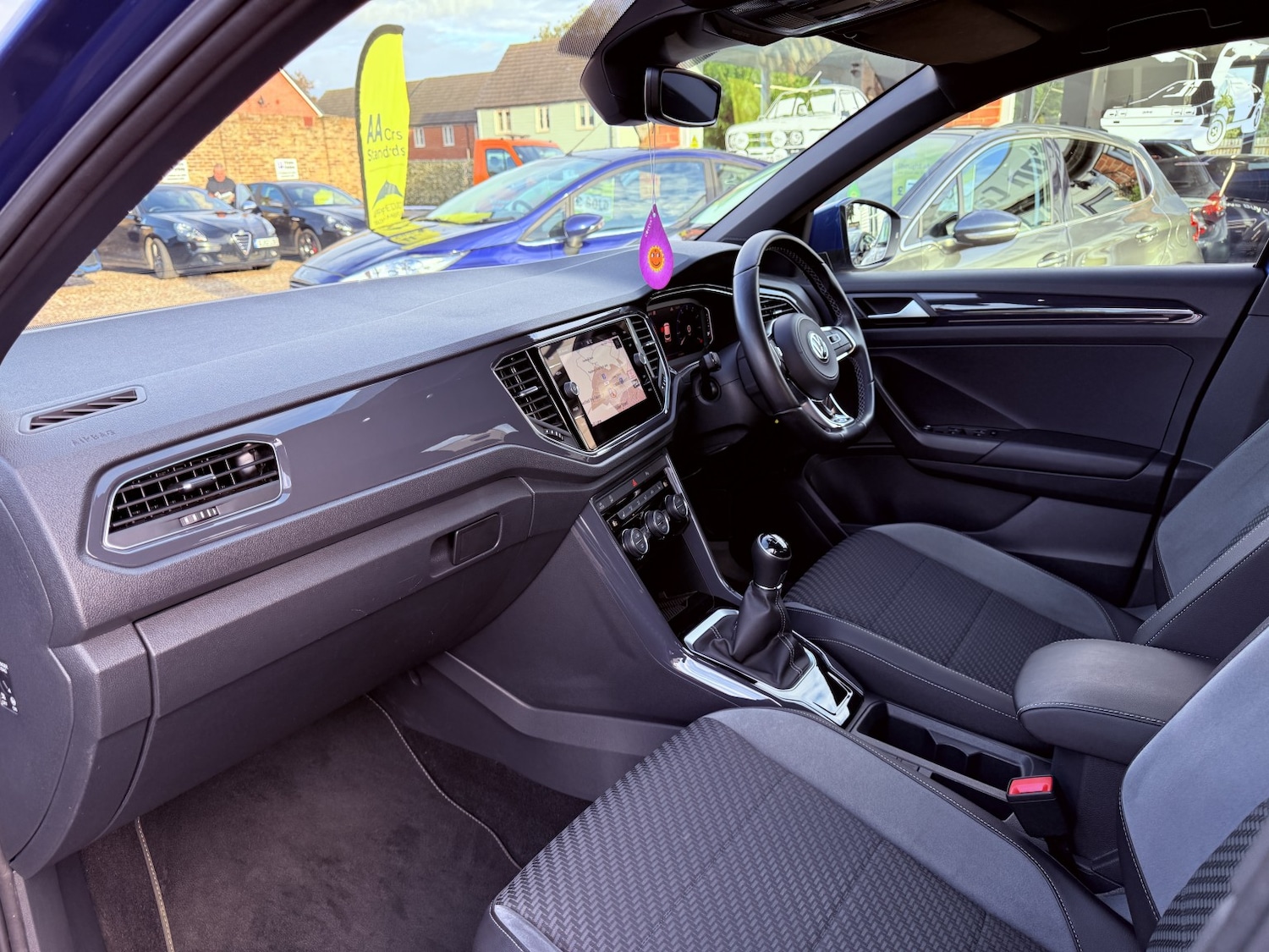 Used Volkswagen T-Roc 2018 for sale - 76358107: Photo 19