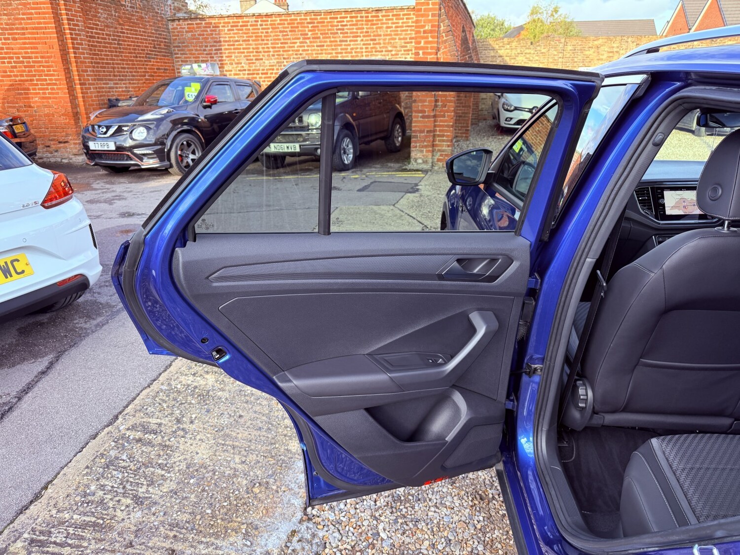 Used Volkswagen T-Roc 2018 for sale - 76358107: Photo 22