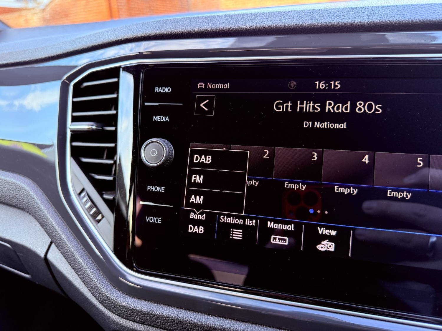 Used Volkswagen T-Roc 2018 for sale - 76358107: Photo 29