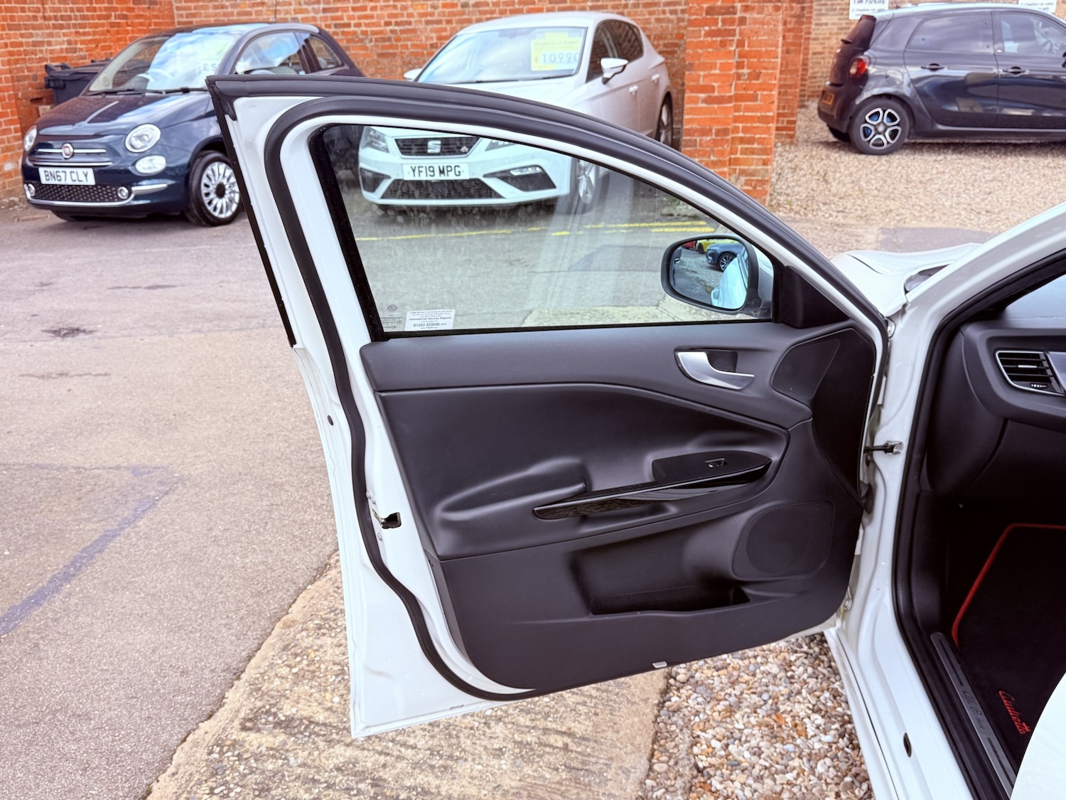 Used Alfa Romeo Giulietta 2011 for sale - 77836815: Photo 23