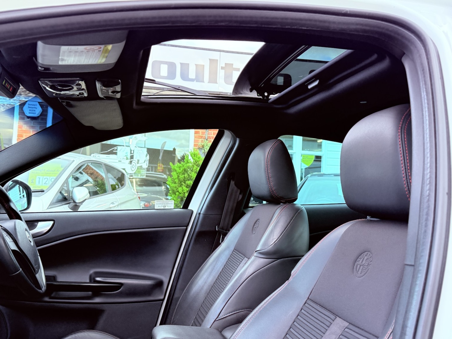 Used Alfa Romeo Giulietta 2011 for sale - 77836815: Photo 26