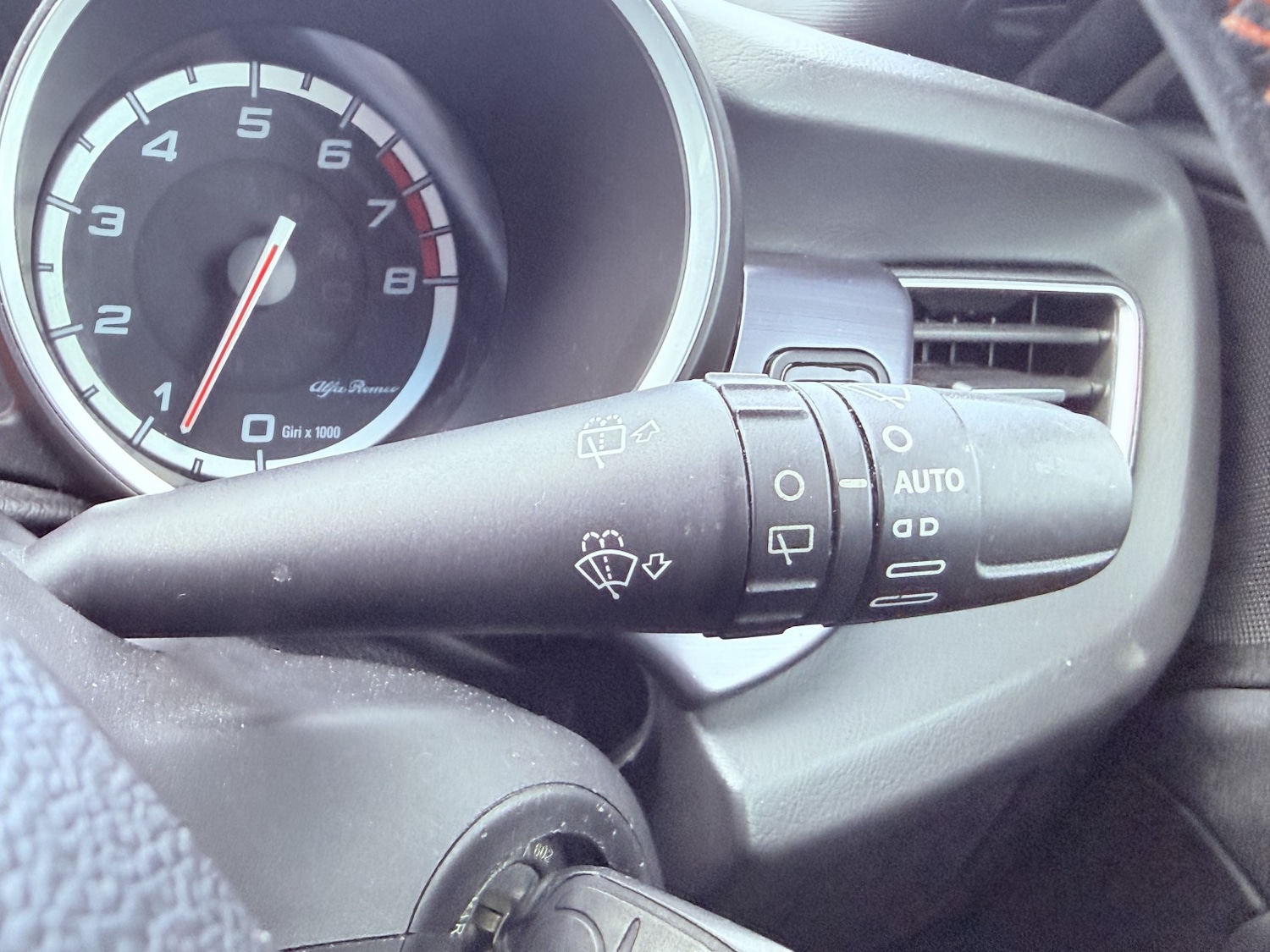 Used Alfa Romeo Giulietta 2011 for sale - 77836815: Photo 47