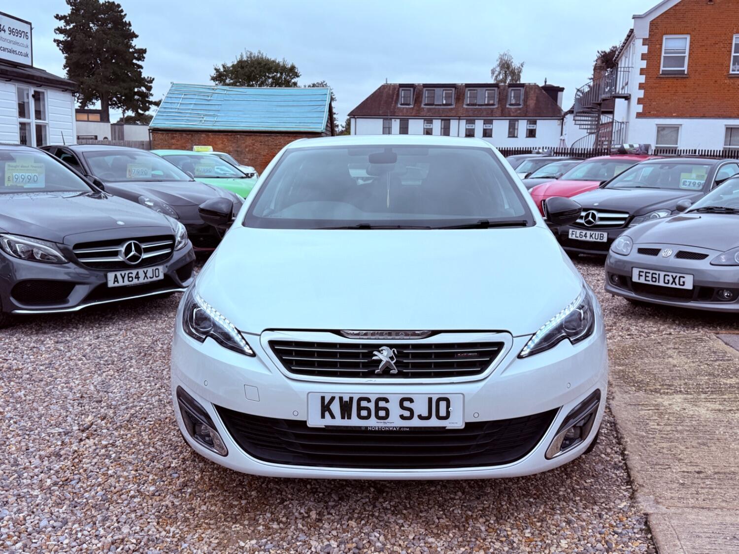 Used Peugeot 308 2017 for sale - 76794045: Photo 9