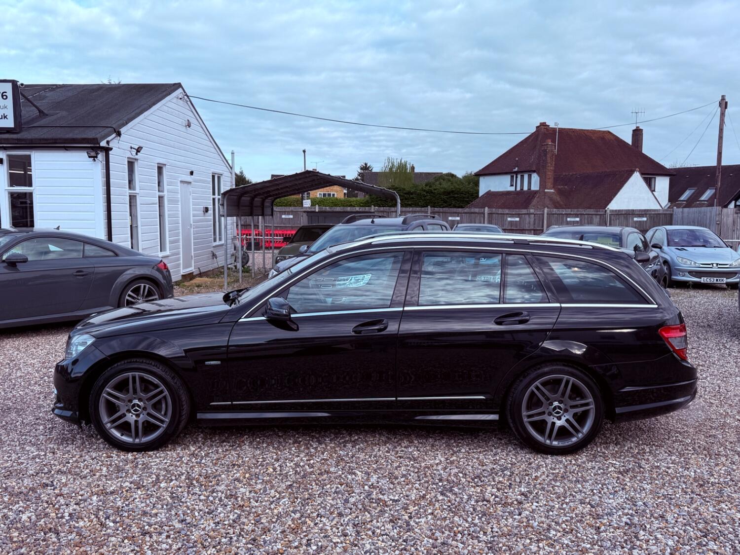 Used Mercedes-Benz C Class 2011 for sale - 76751879: Photo 11