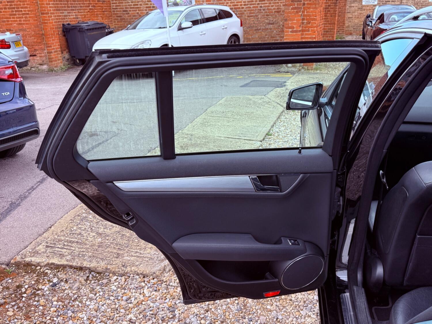 Used Mercedes-Benz C Class 2011 for sale - 76751879: Photo 26