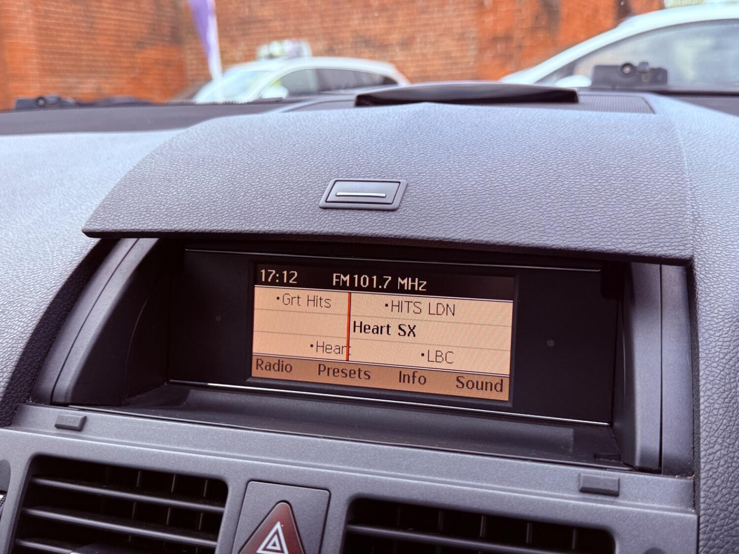 Used Mercedes-Benz C Class 2011 for sale - 76751879: Photo 31