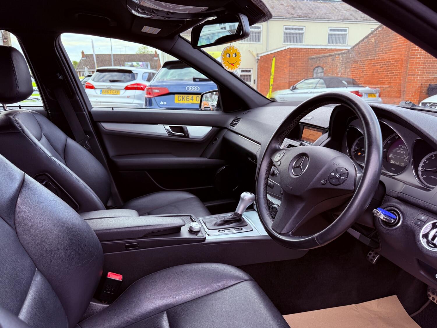 Used Mercedes-Benz C Class 2011 for sale - 76751879: Photo 42