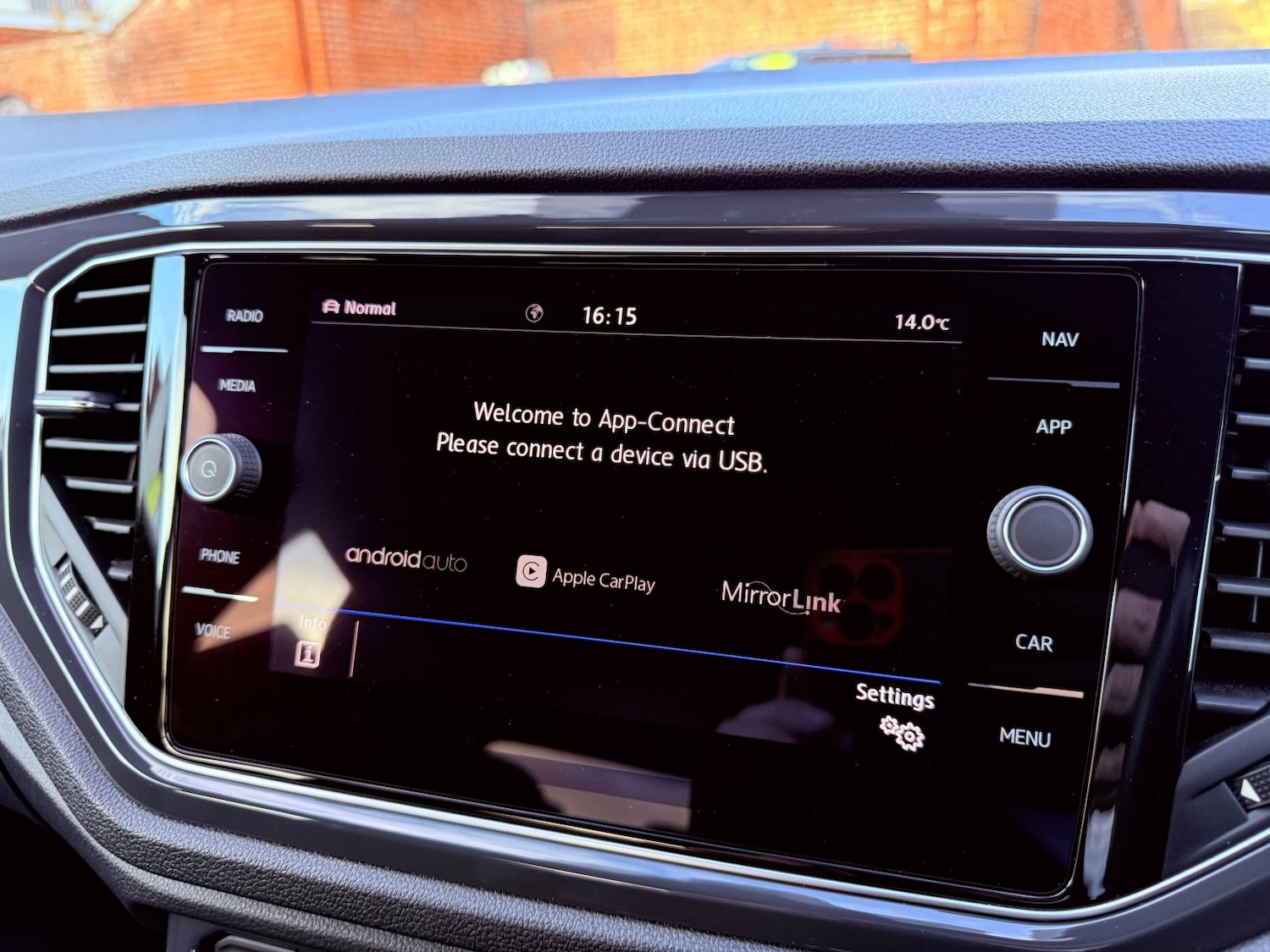 Used Volkswagen T-Roc 2018 for sale - 76769490: Photo 33