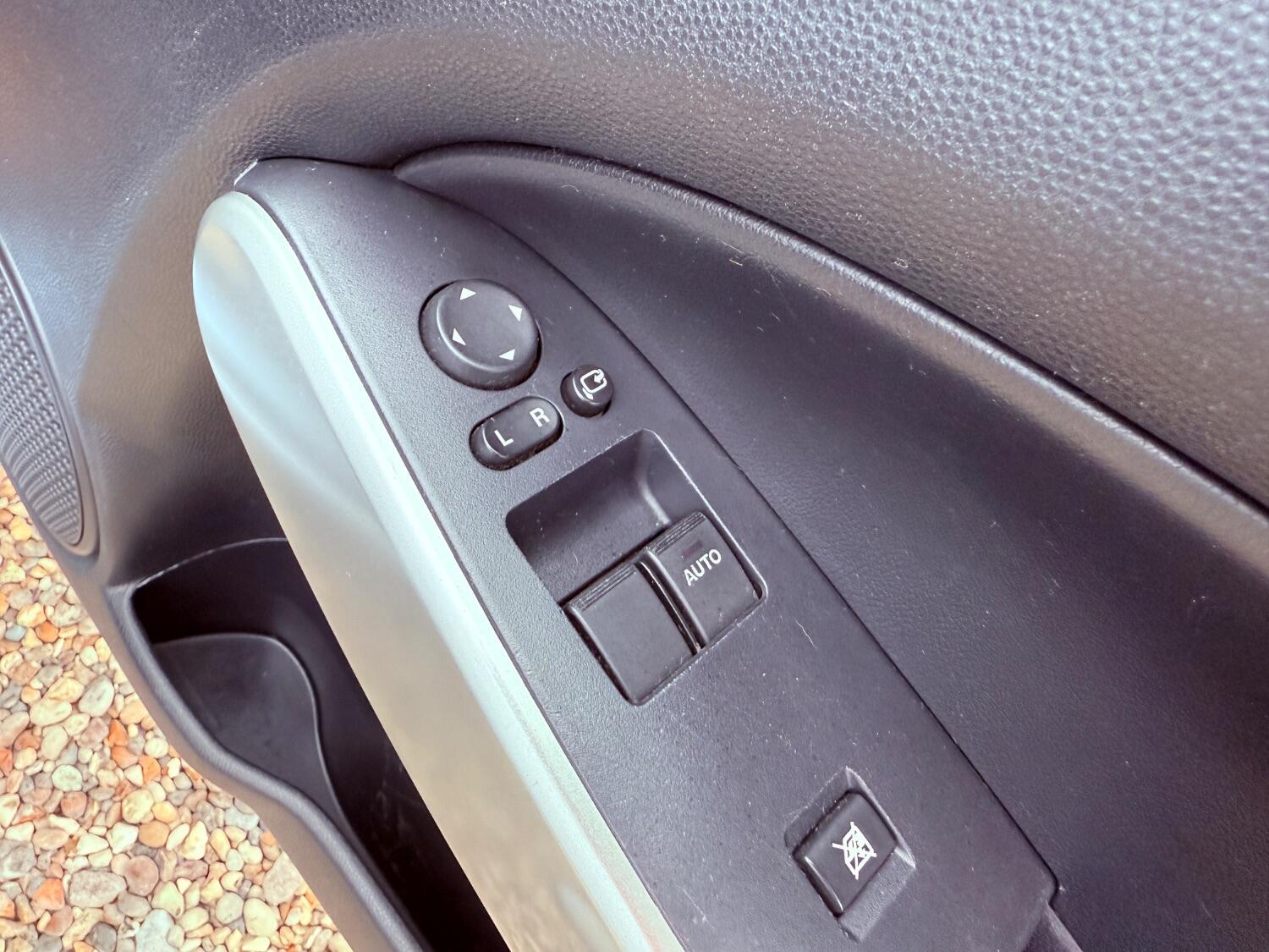 Used Mazda Mazda2 2013 for sale - 76198256: Photo 33