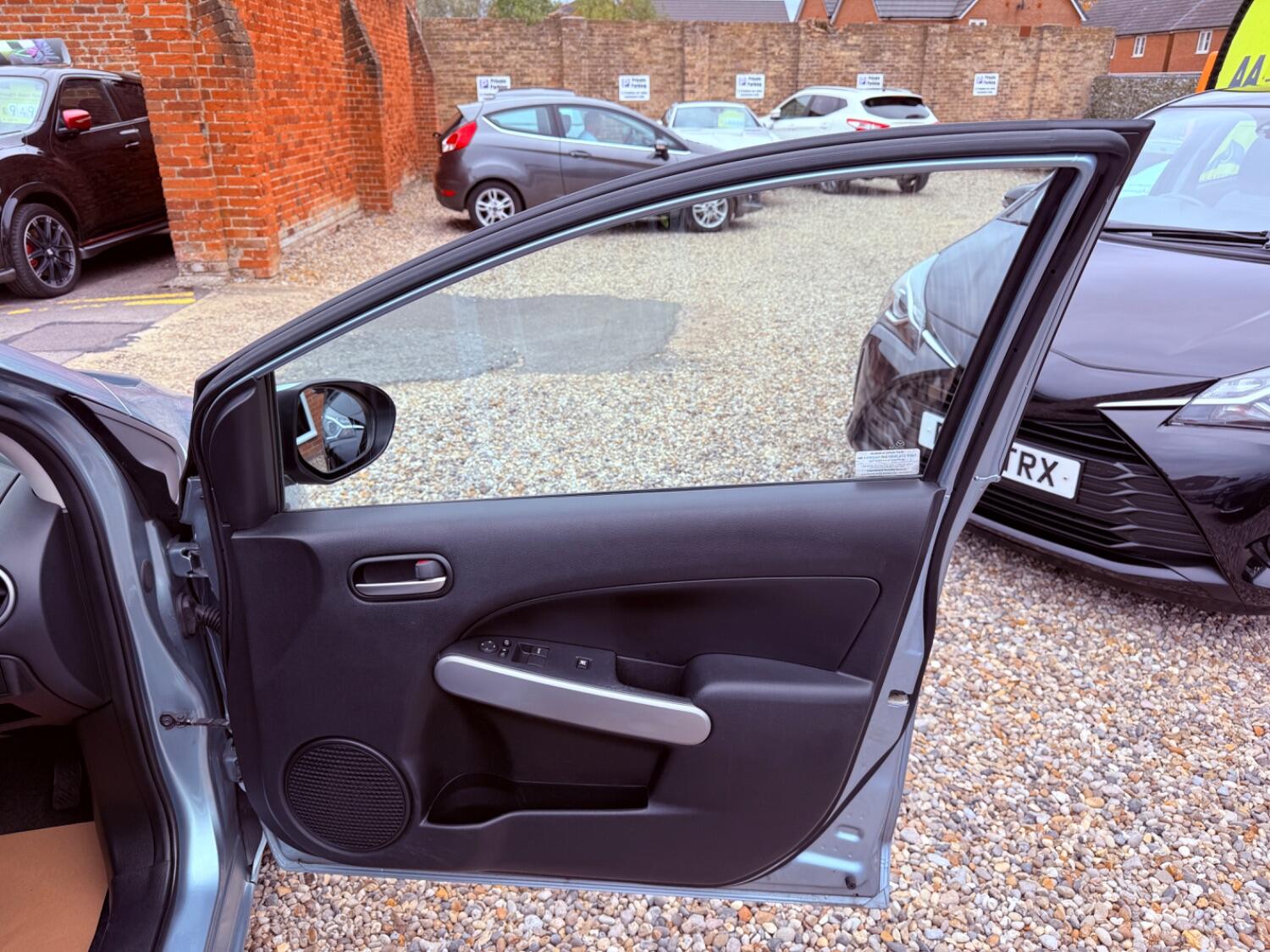 Used Mazda Mazda2 2013 for sale - 76198256: Photo 34