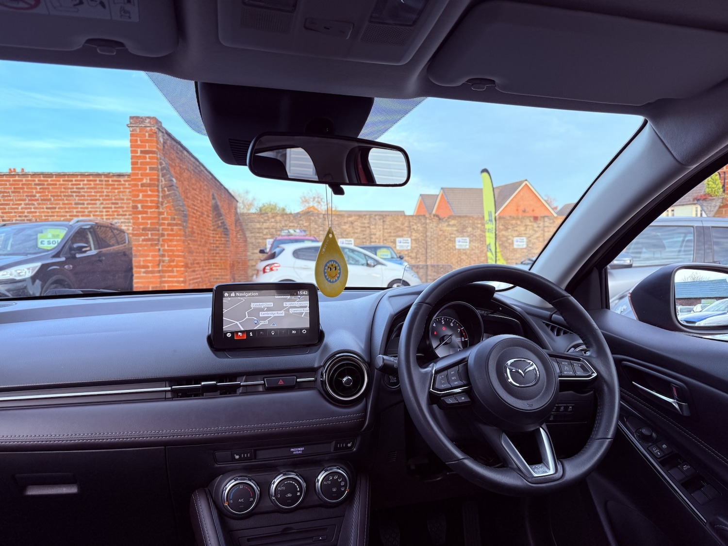 Used Mazda Mazda2 2017 for sale - 76482978: Photo 2