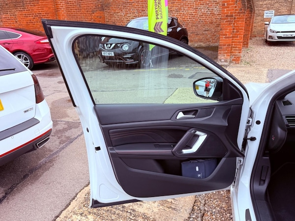 Used Peugeot 308 2017 for sale - 75994500: Photo 25