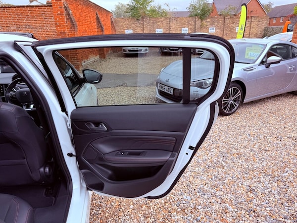 Used Peugeot 308 2017 for sale - 75994500: Photo 32