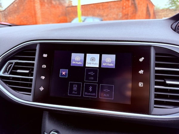 Used Peugeot 308 2017 for sale - 75994500: Photo 37