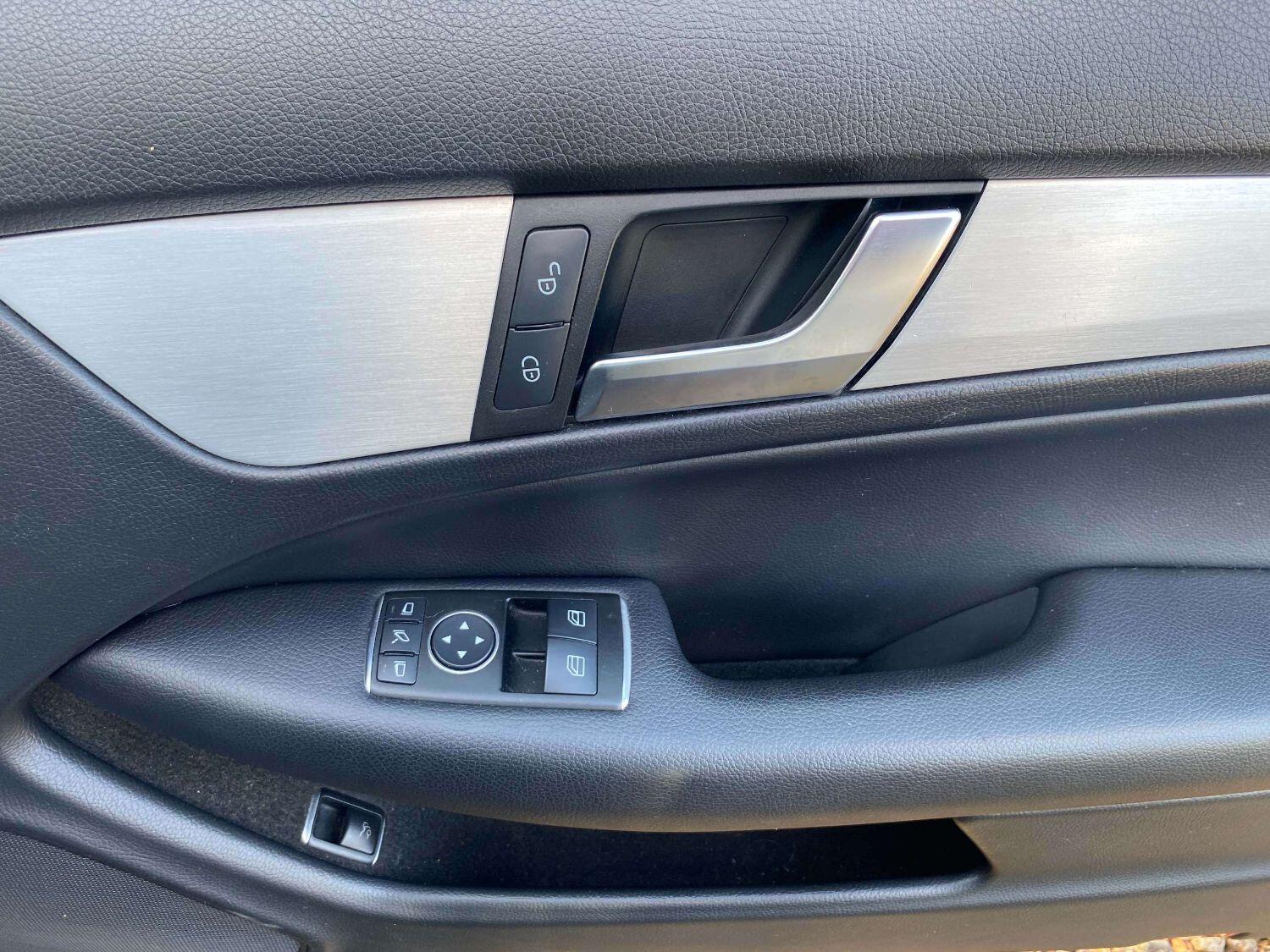 Used Mercedes-Benz C Class 2012 for sale - 76605737: Photo 23