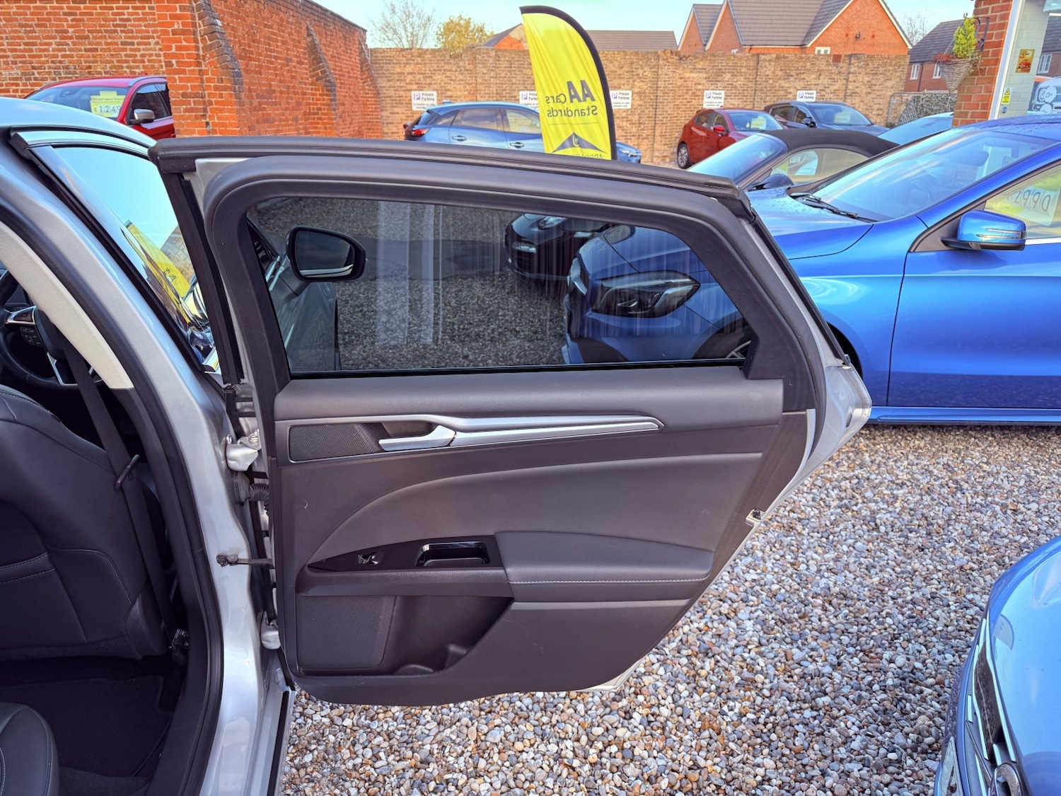 Used Ford Mondeo 2017 for sale - 76611396: Photo 28