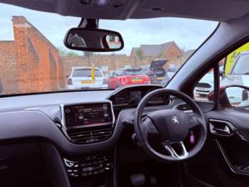 Used Peugeot 208 2015 for sale - 74594017: Photo