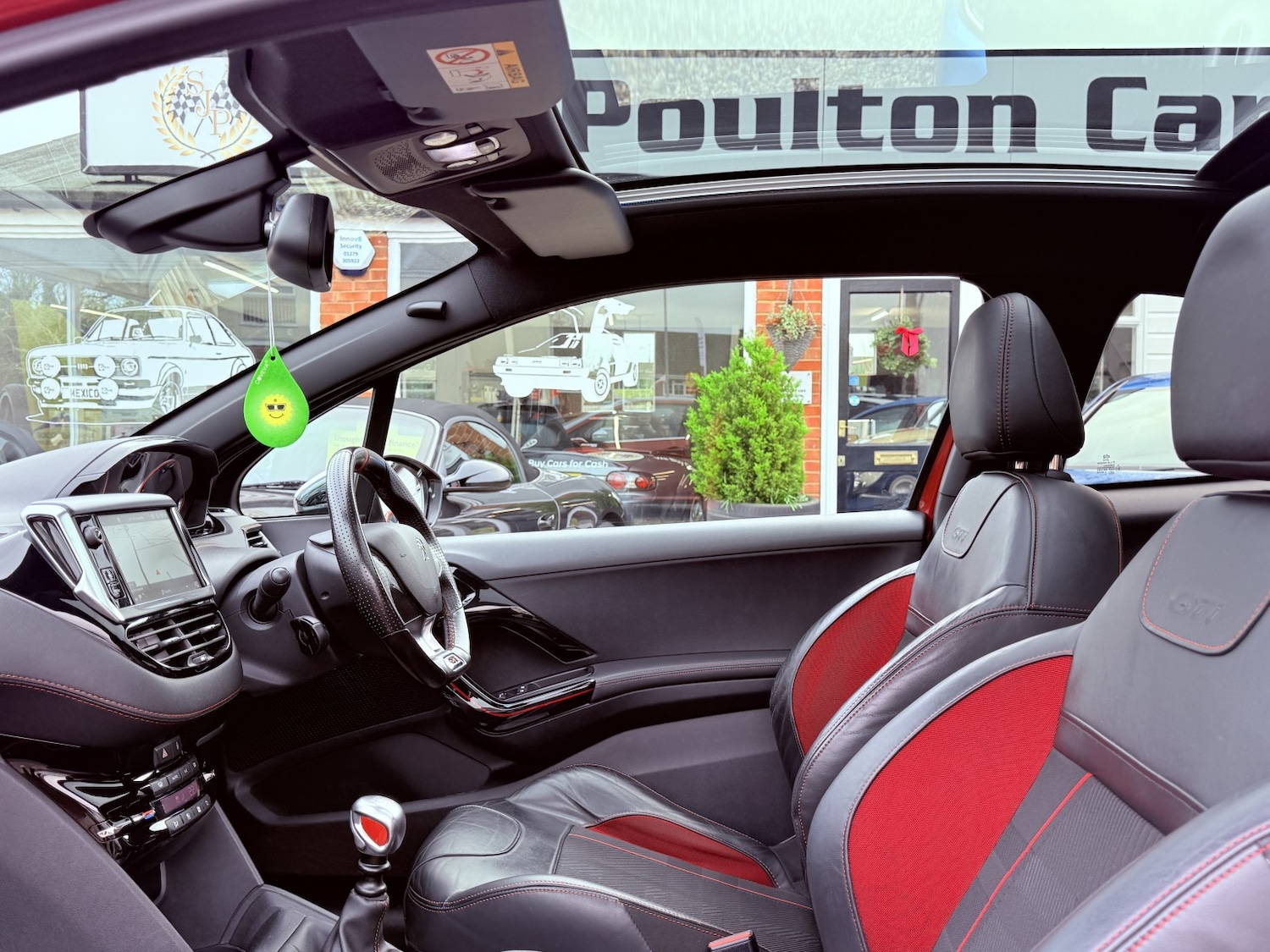 Used Peugeot 208 2017 for sale - 76896951: Photo 28