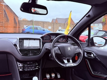 Used Peugeot 208 2017 for sale - 76896951: Photo