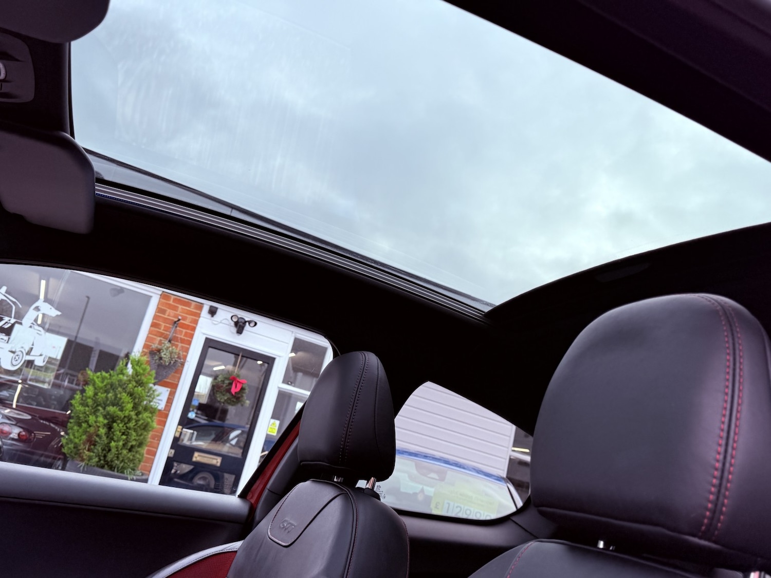 Used Peugeot 208 2017 for sale - 76896951: Photo 30