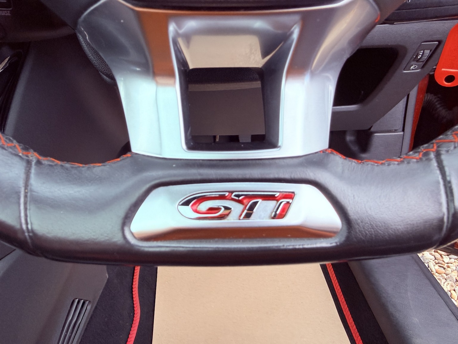 Used Peugeot 208 2017 for sale - 76896951: Photo 49