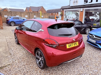 Used Peugeot 208 2017 for sale - 76896951: Photo