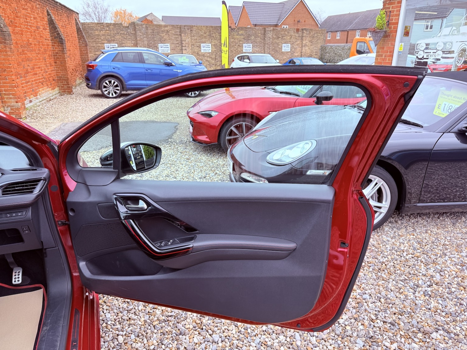 Used Peugeot 208 2017 for sale - 76896951: Photo 57