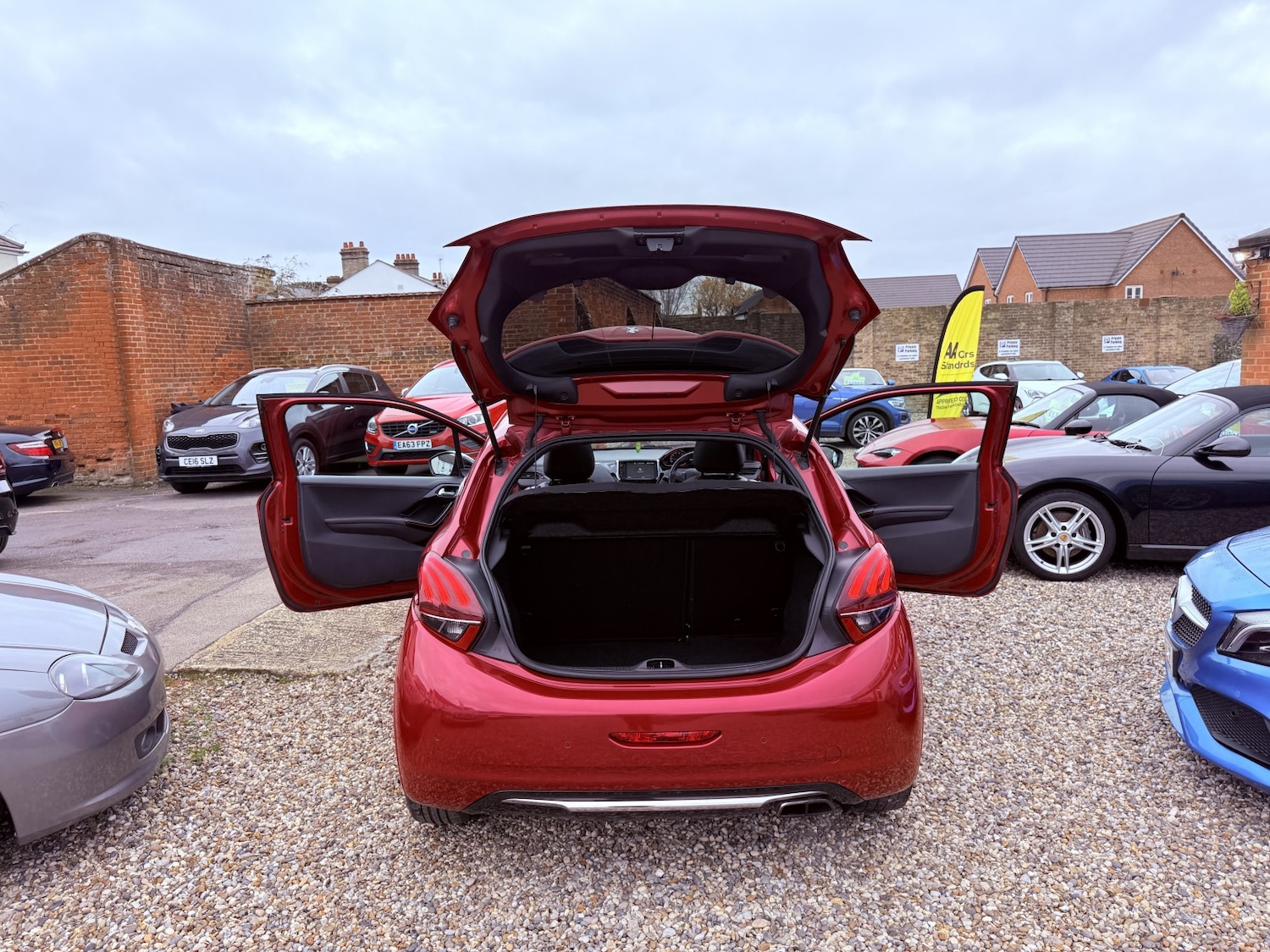Used Peugeot 208 2017 for sale - 76896951: Photo 65